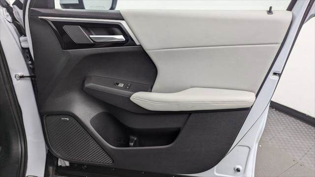 Used 2025 Mitsubishi Outlander SE image 21
