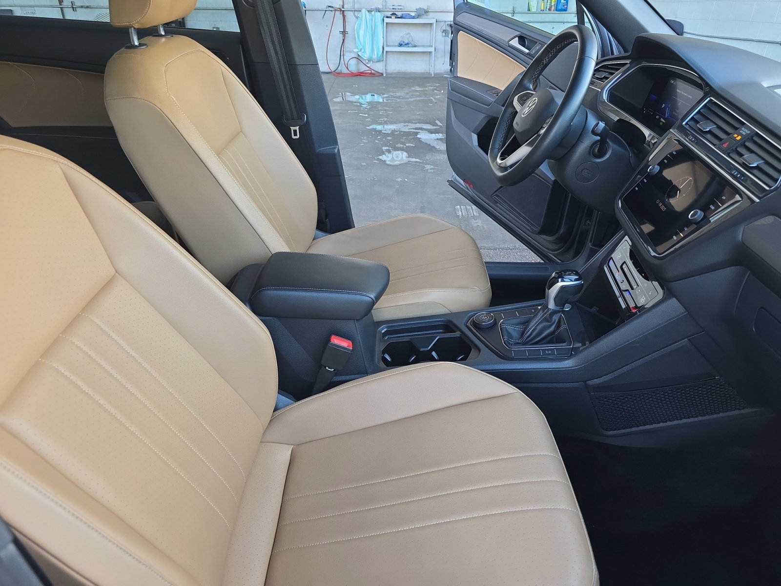 Used 2022 Volkswagen Tiguan SE image 19