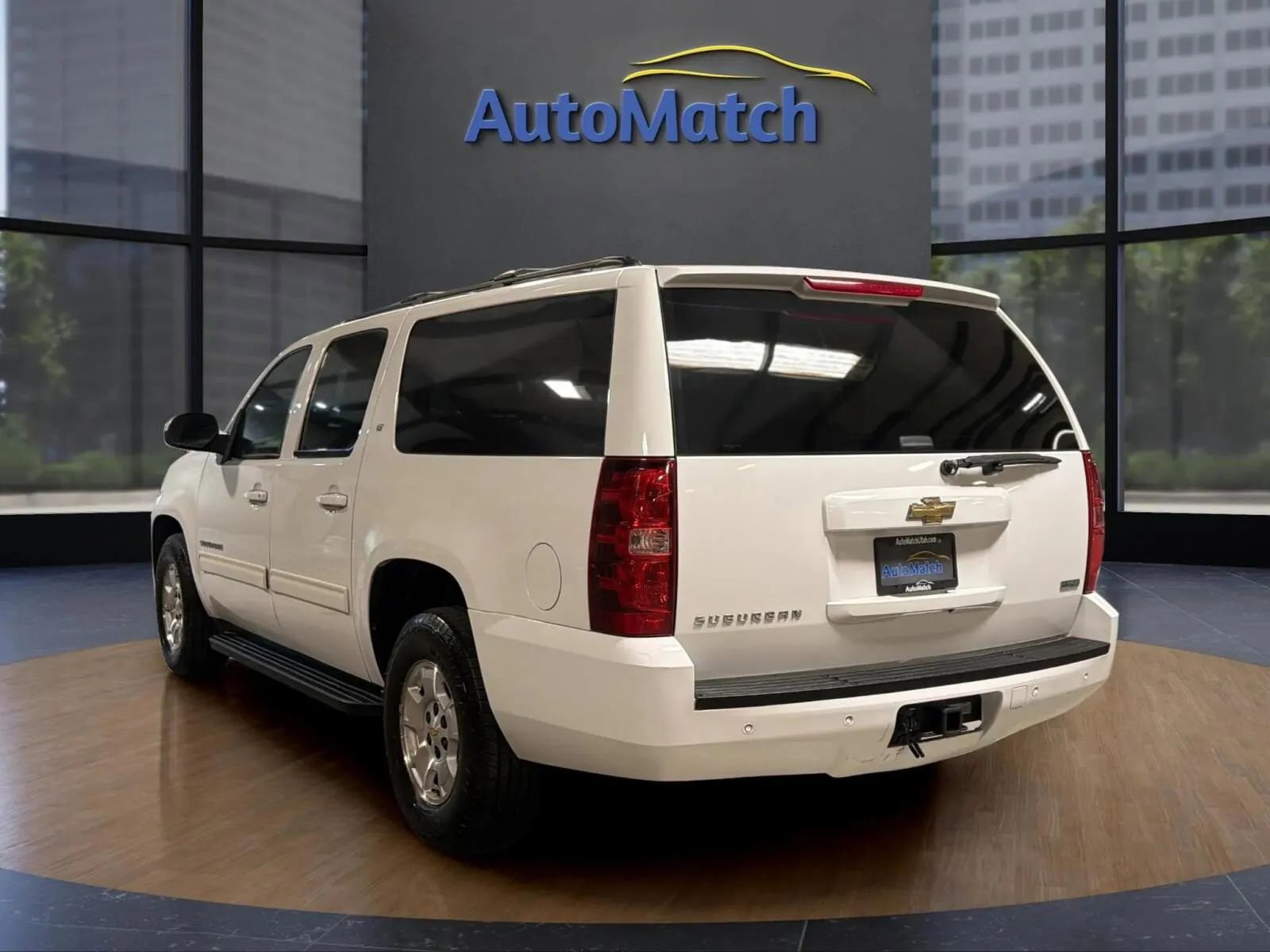 Used 2010 Chevrolet Suburban LT w/ Luxury Package image 8