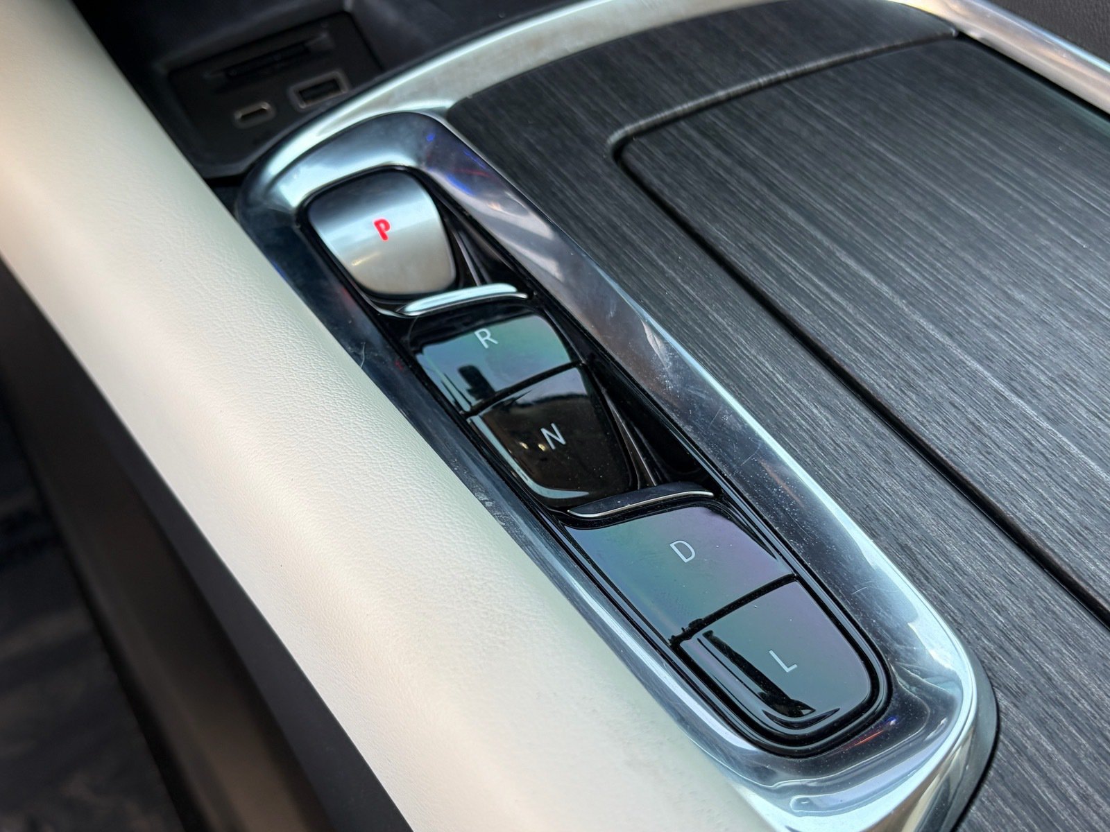 Used 2024 Buick Enclave Avenir w/ Trailering Package, 5000 lbs. FWD image 29