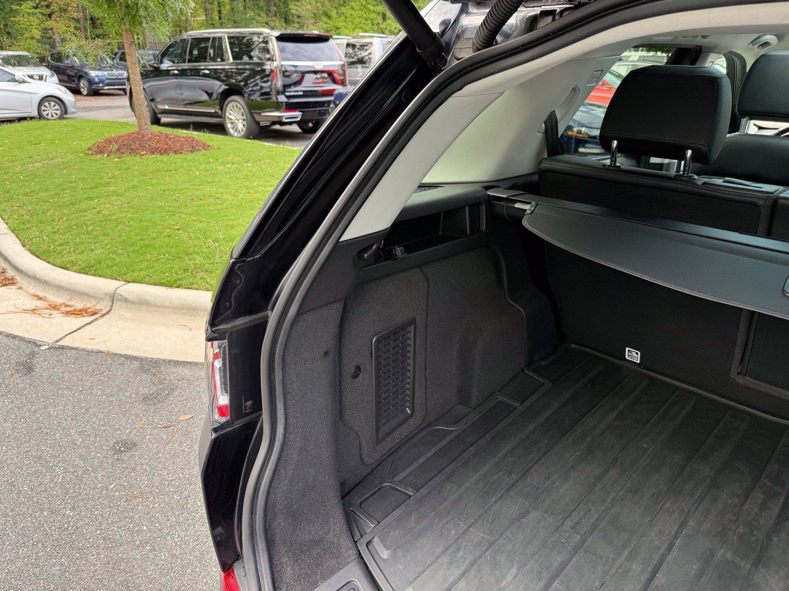 Used 2017 Land Rover Discovery Sport HSE AWD/4WD image 13