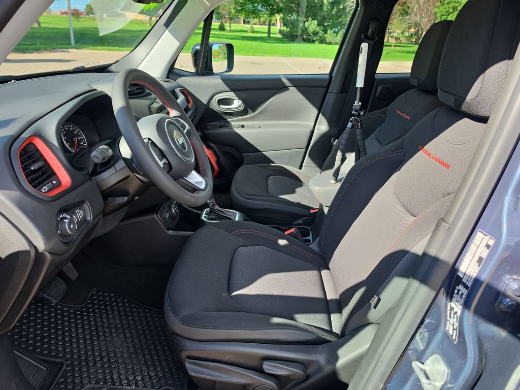 Used 2023 Jeep Renegade Trailhawk w/ Sun/Sound Group AWD/4WD image 11