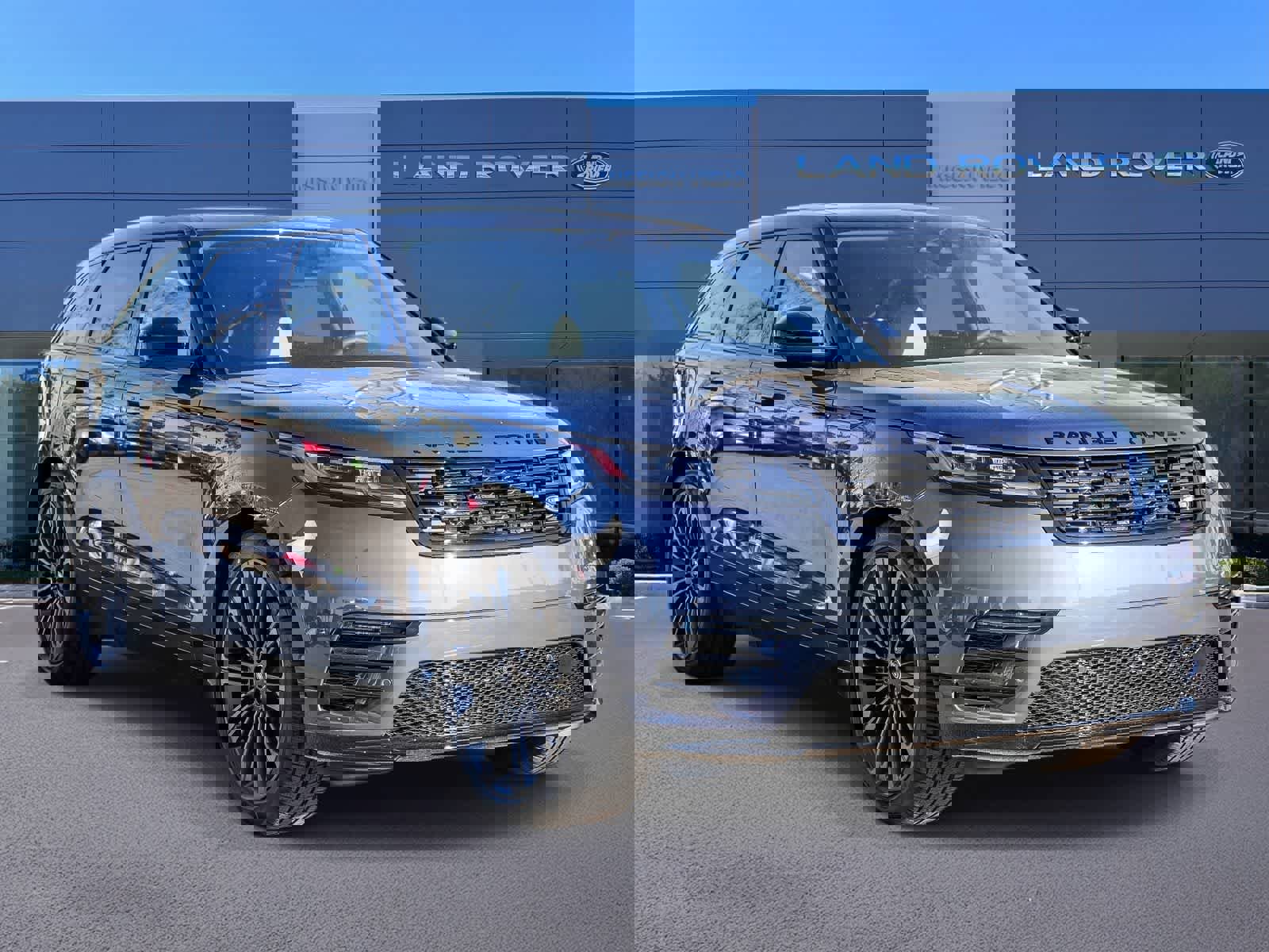 New 2026 Land Rover Range Rover Velar Dynamic SE image 3