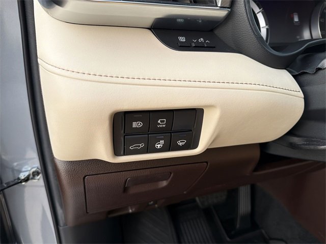 Certified 2022 Toyota Highlander Platinum image 11