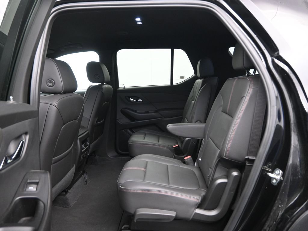 Used 2023 Chevrolet Traverse RS image 28