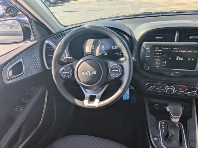 Certified 2025 Kia Soul LX w/ LX Technology Package FWD image 16