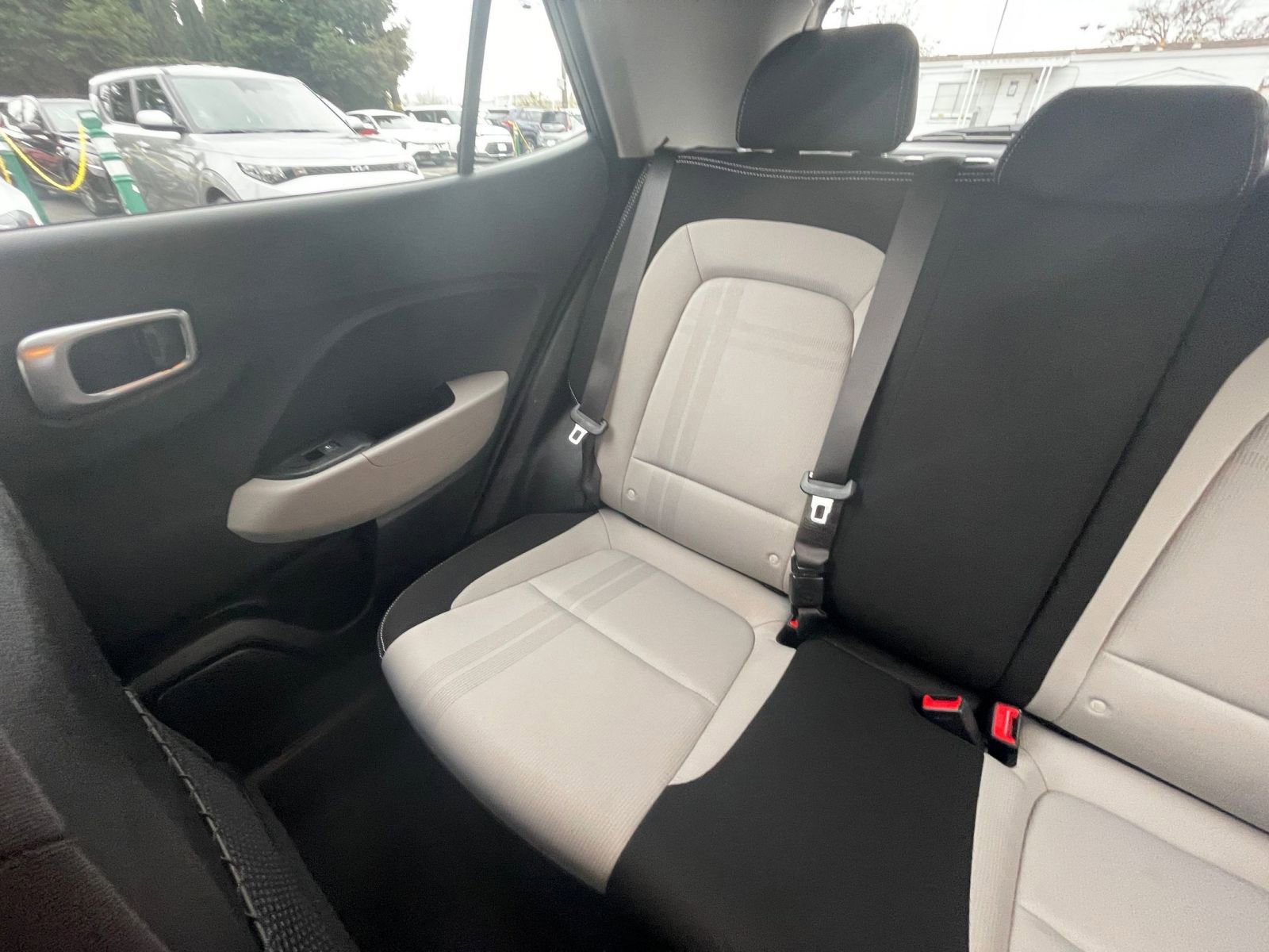 Used 2025 Hyundai Venue SEL image 35