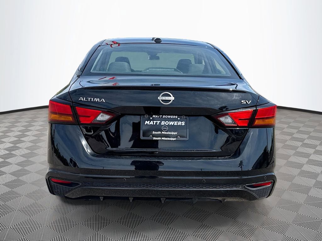 Used 2024 Nissan Altima 2.5 SV FWD image 6