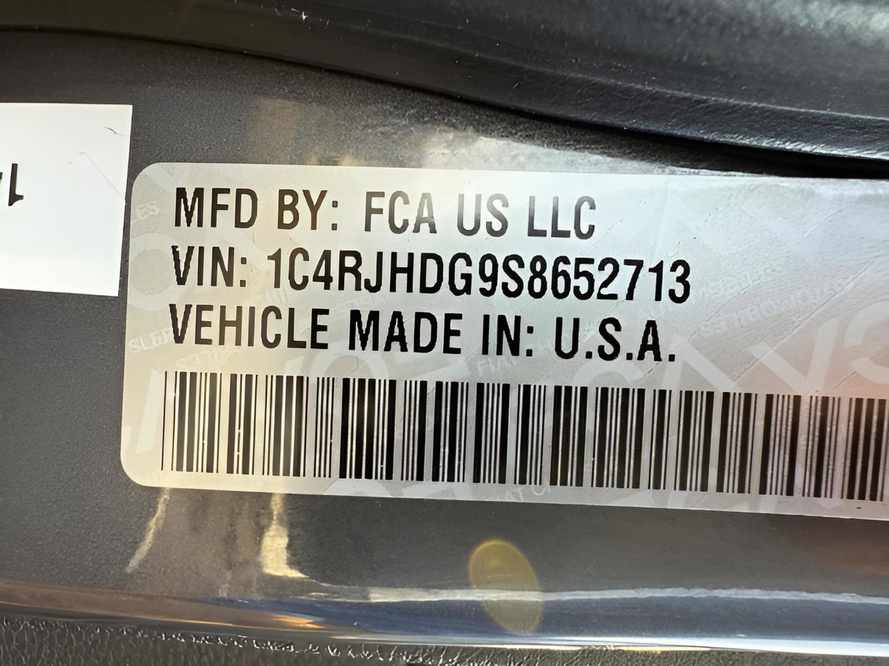 Certified 2025 Jeep Grand Cherokee Overland w/ Luxury Tech Group IV image 32