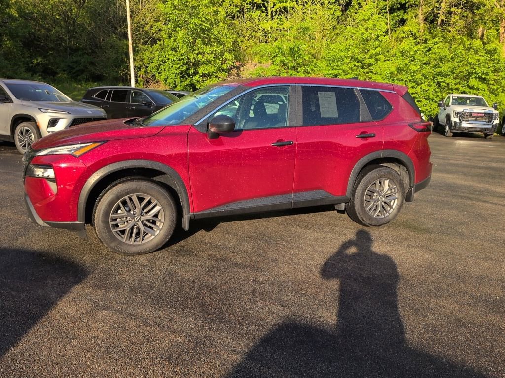 Used 2025 Nissan Rogue S AWD/4WD image 22