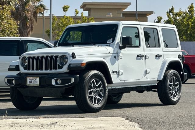 Used 2025 Jeep Wrangler Unlimited Sahara AWD/4WD image 8
