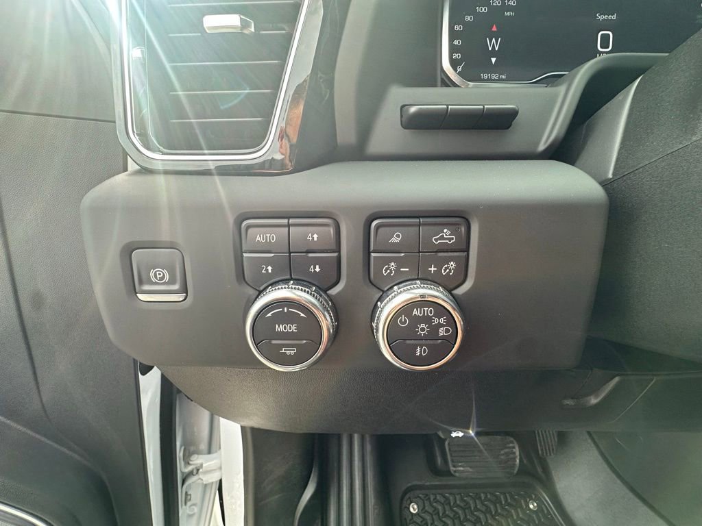 Used 2025 GMC Sierra 2500 Denali Ultimate image 3