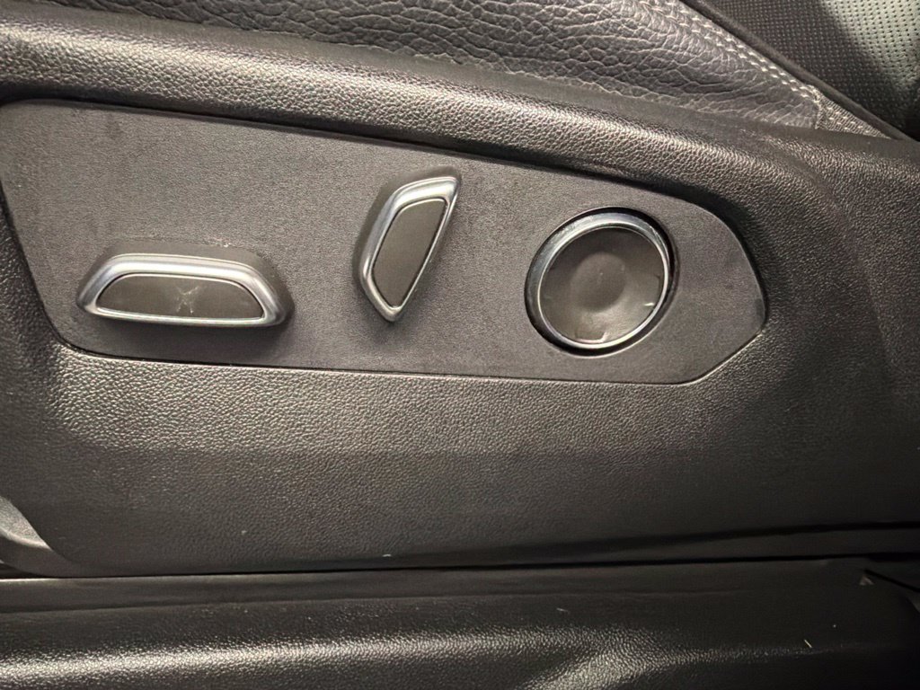 Used 2023 GMC Yukon Denali w/ LPO, Floor Liner Package AWD/4WD image 25