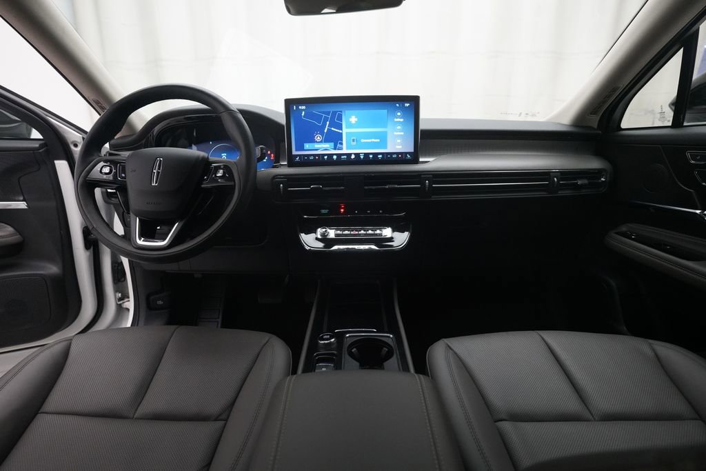 Used 2023 Lincoln Corsair AWD w/ Equipment Group 101A image 6