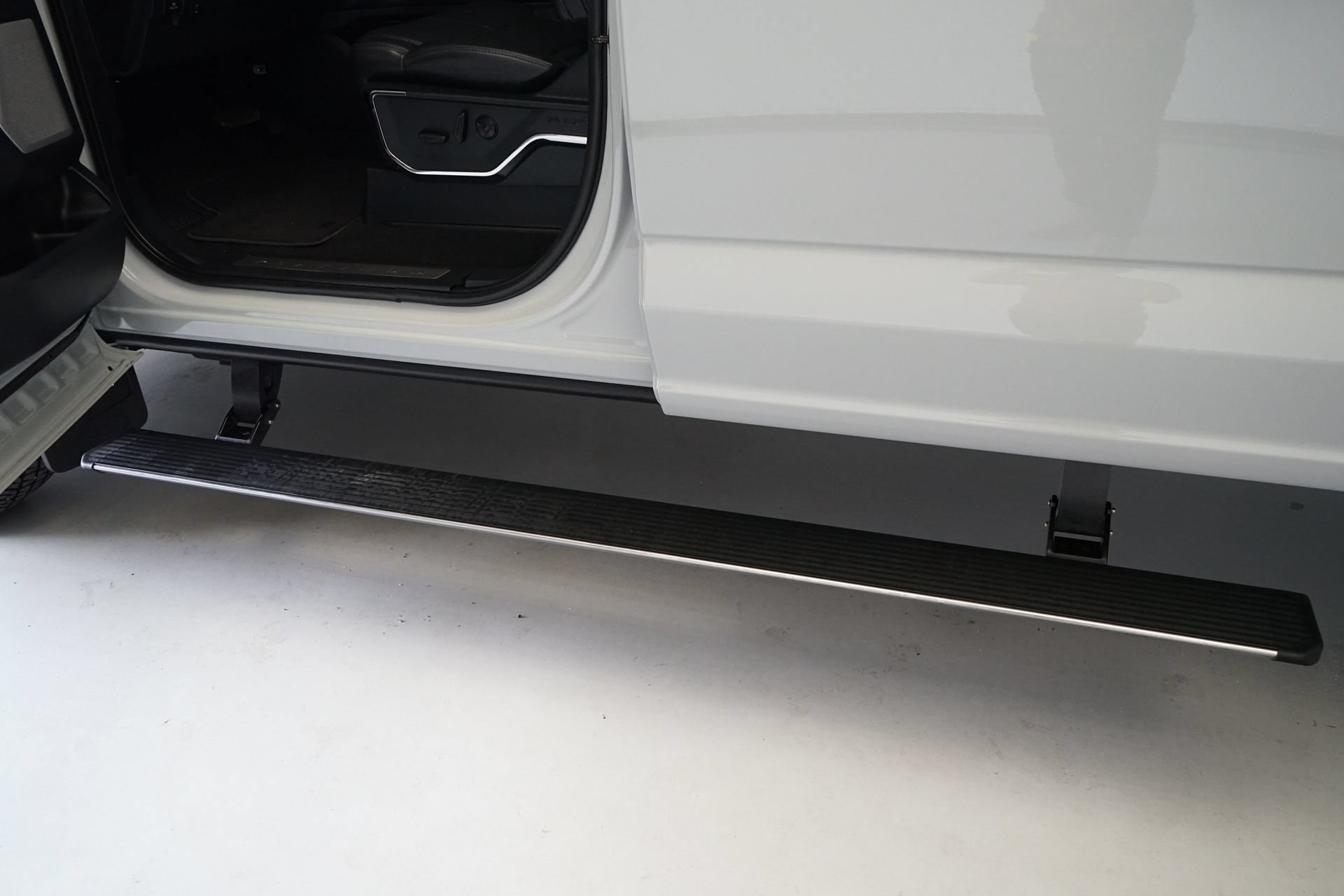 Used 2025 Ford F350 Platinum AWD/4WD image 22