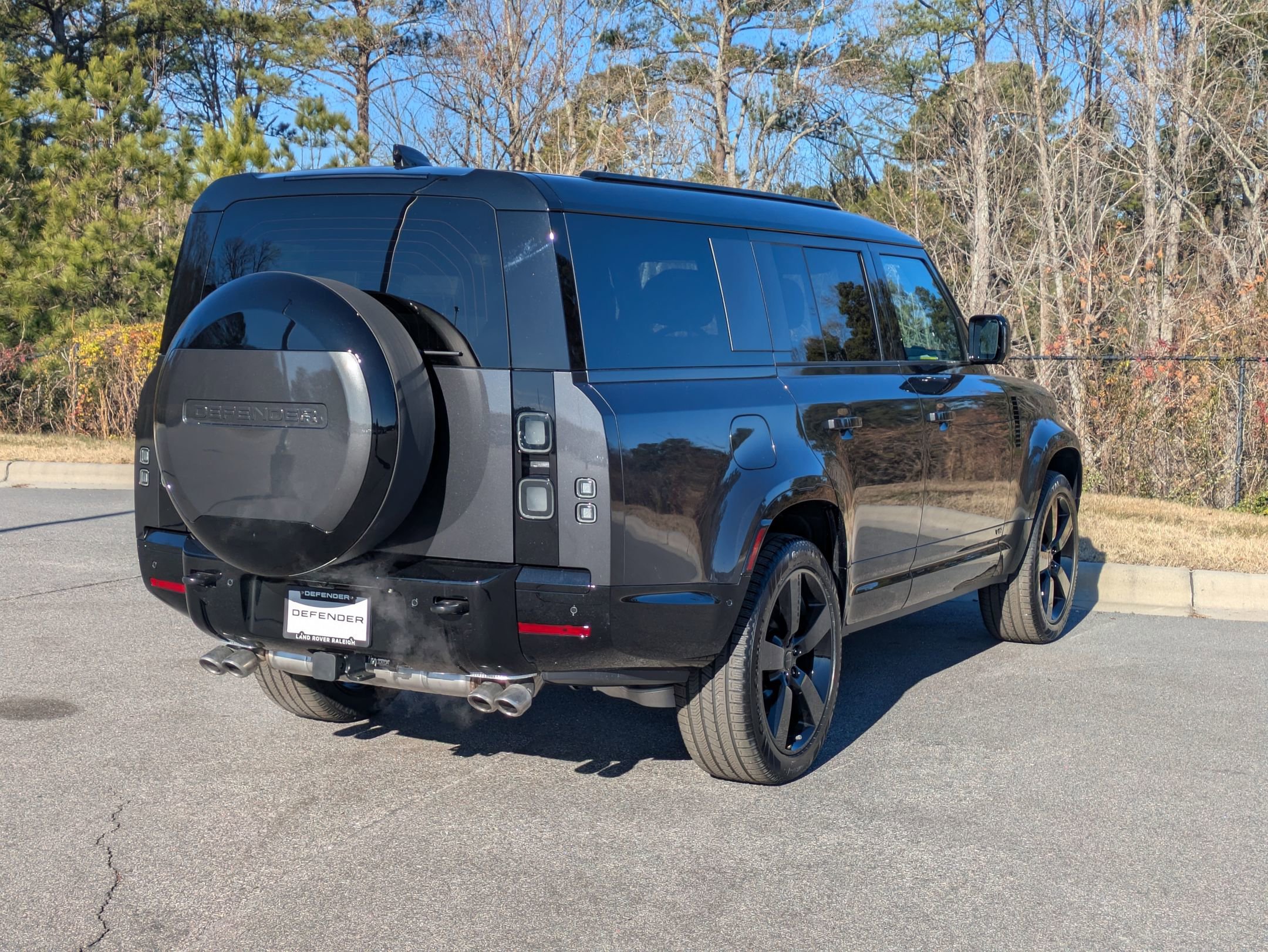 New 2026 Land Rover Defender 130 V8 image 5