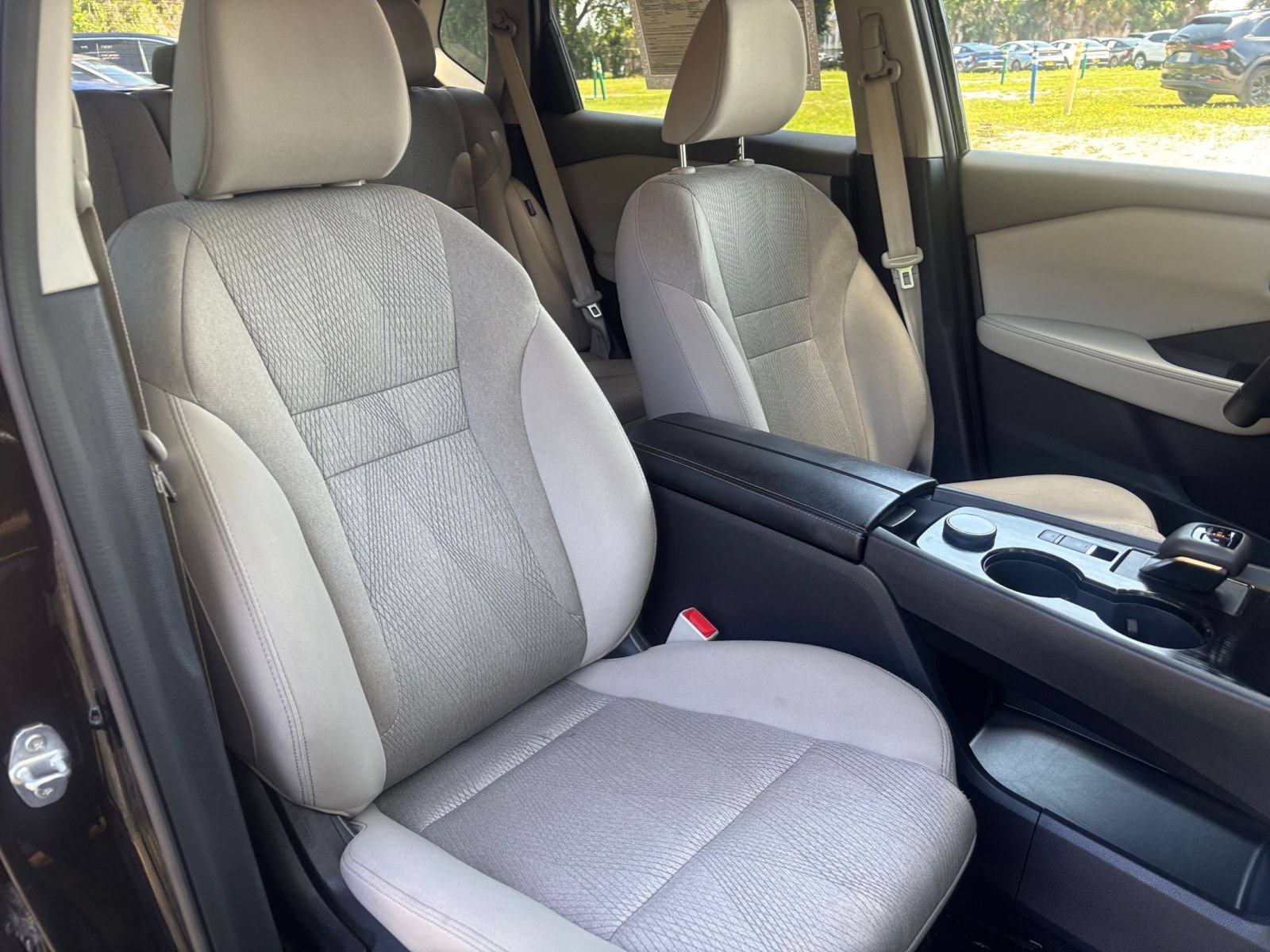 Used 2025 Nissan Rogue SV AWD/4WD image 37