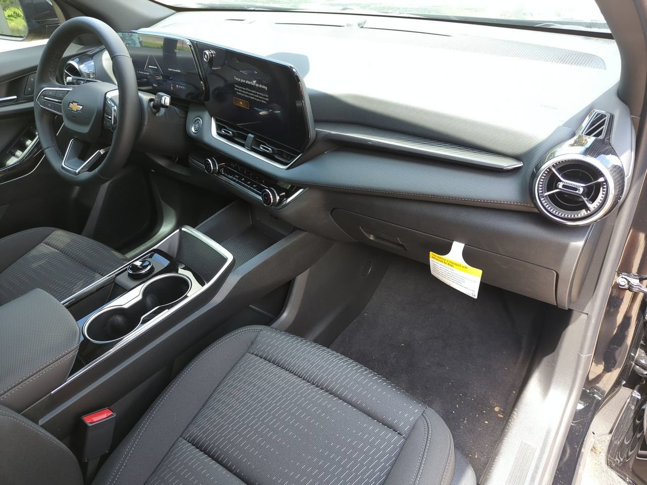 New 2027 Chevrolet Equinox LT FWD image 24