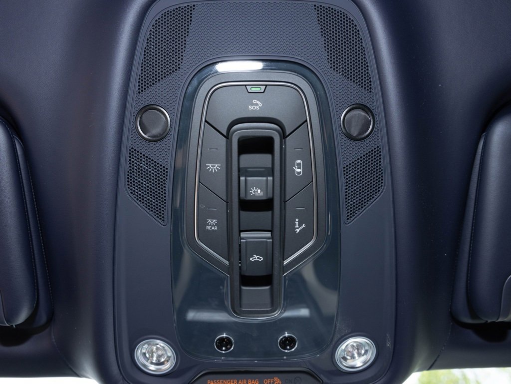 Used 2023 Bentley Bentayga image 38