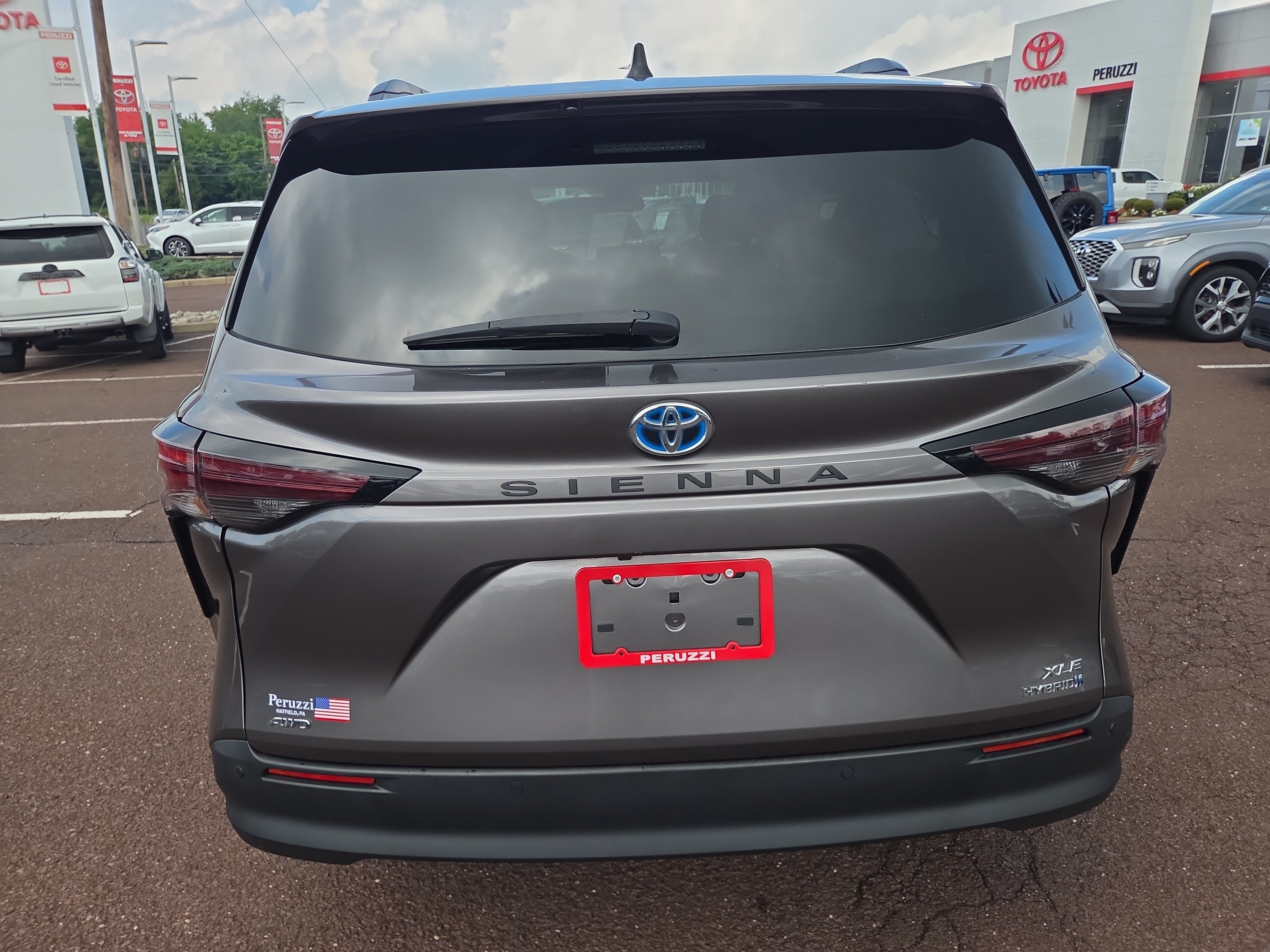 Certified 2024 Toyota Sienna XLE w/ XLE Plus Package AWD/4WD image 4