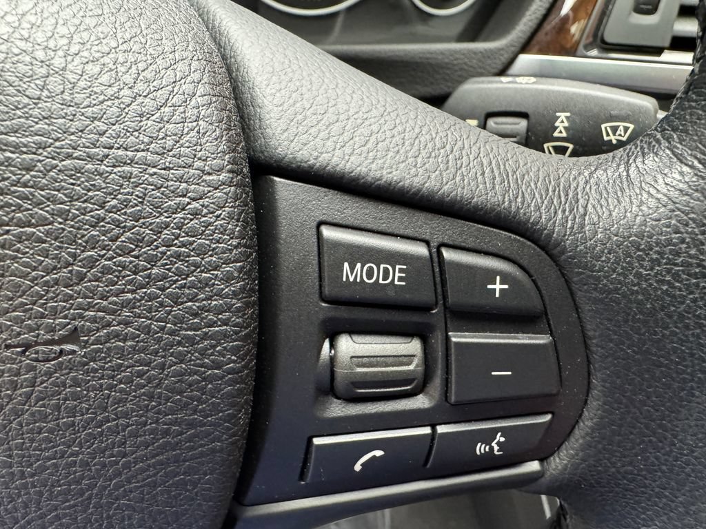 Used 2015 BMW 320i xDrive Sedan AWD/4WD image 16