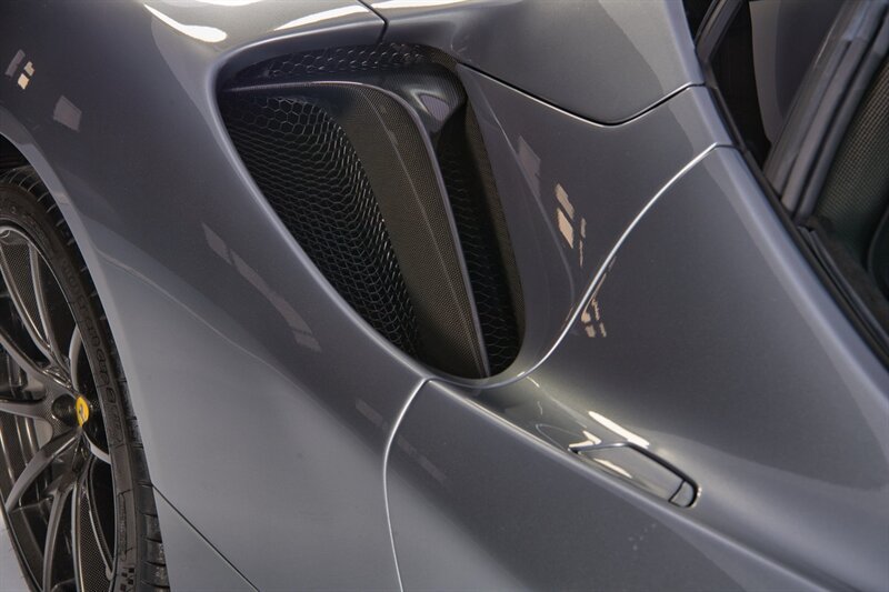 Used 2023 Ferrari SF90 Spider AWD/4WD image 31