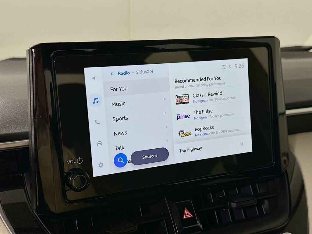 Used 2025 Toyota Corolla LE image 29