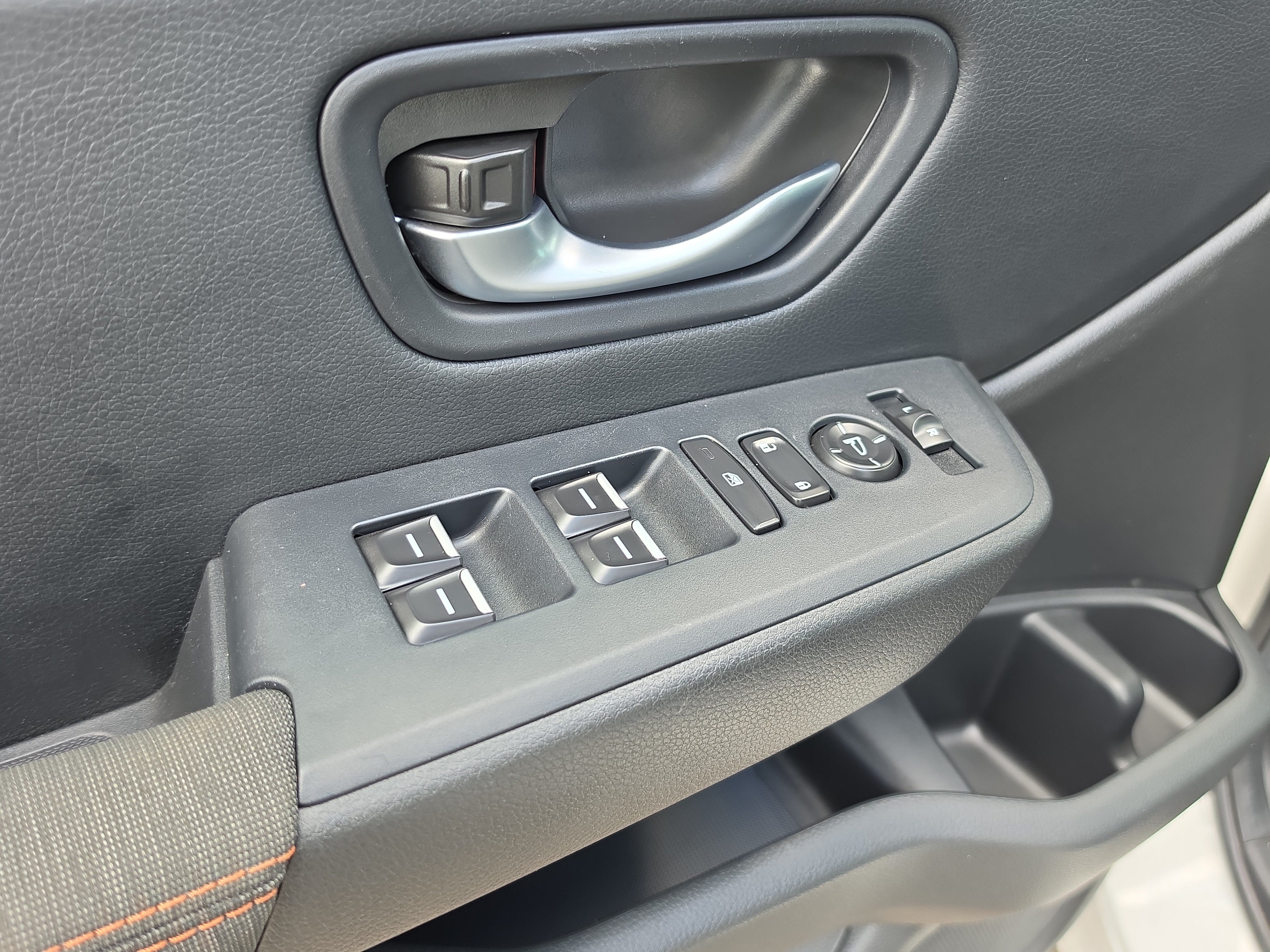 Used 2025 Honda Pilot Sport image 20