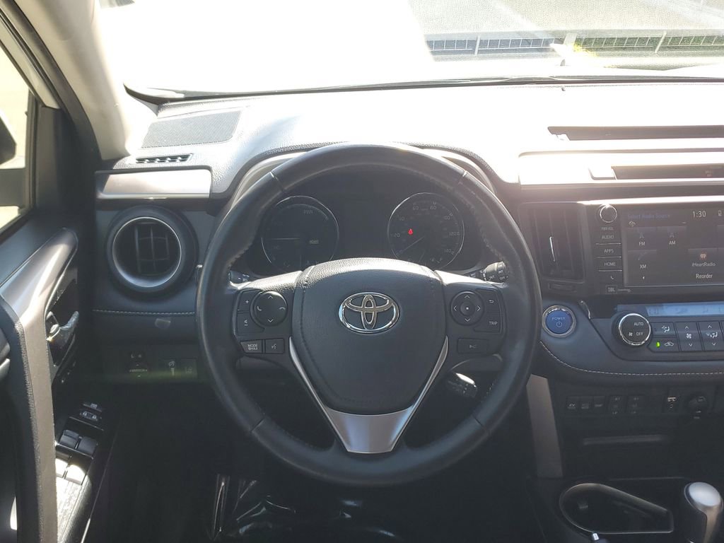 Used 2018 Toyota RAV4 Limited w/ Advanced Technology Package image 17