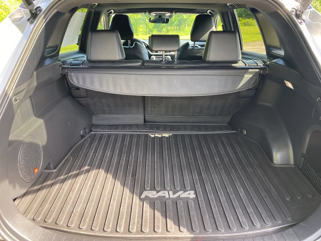 Used 2023 Toyota RAV4 XSE AWD/4WD image 16