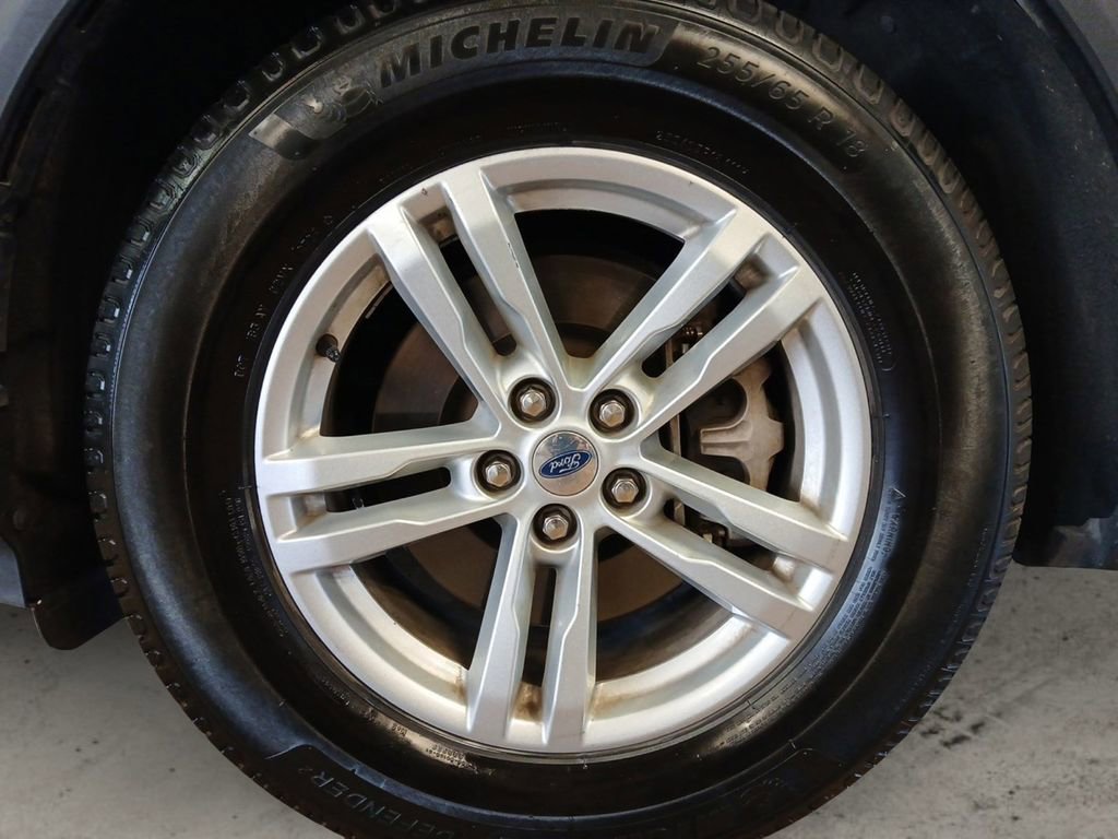 Used 2020 Ford Explorer XLT w/ Equipment Group 202A image 14