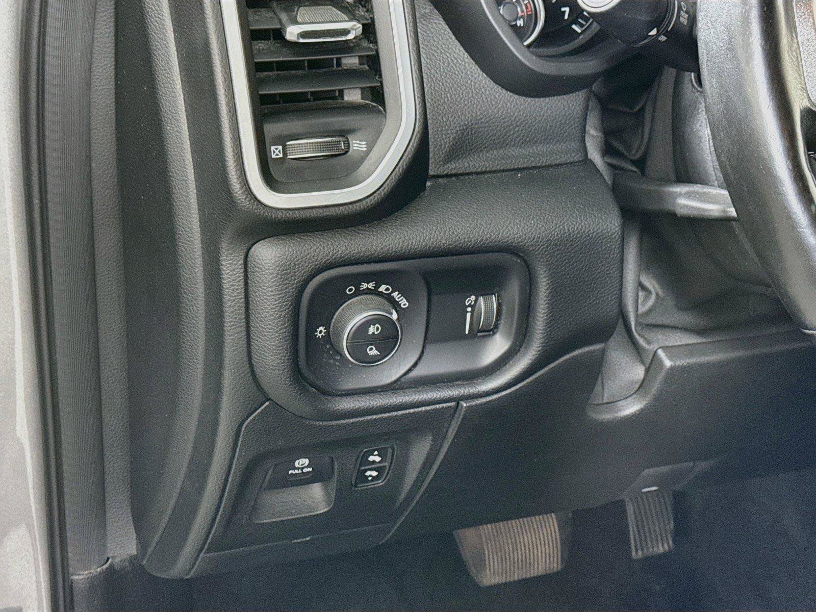 Used 2020 RAM 1500 Big Horn AWD/4WD image 4