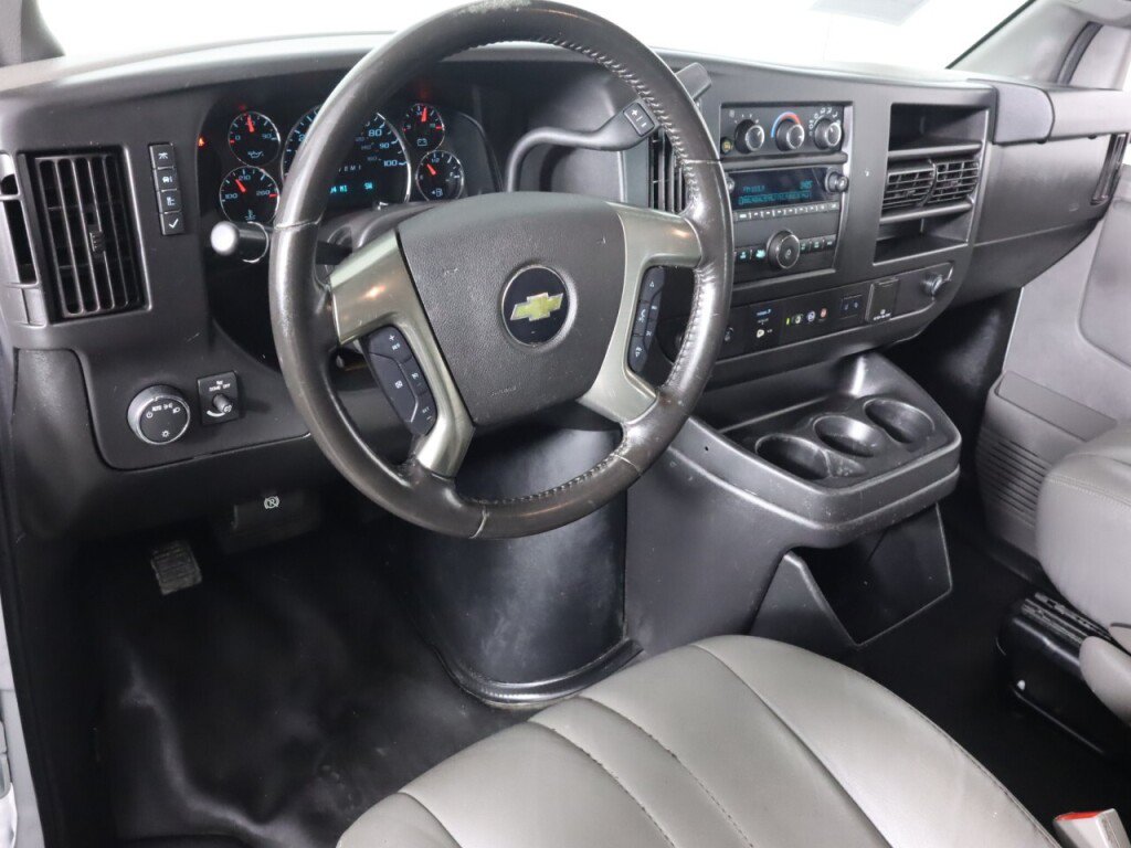 Used 2019 Chevrolet Express 2500 w/ Driver Convenience Package RWD image 9