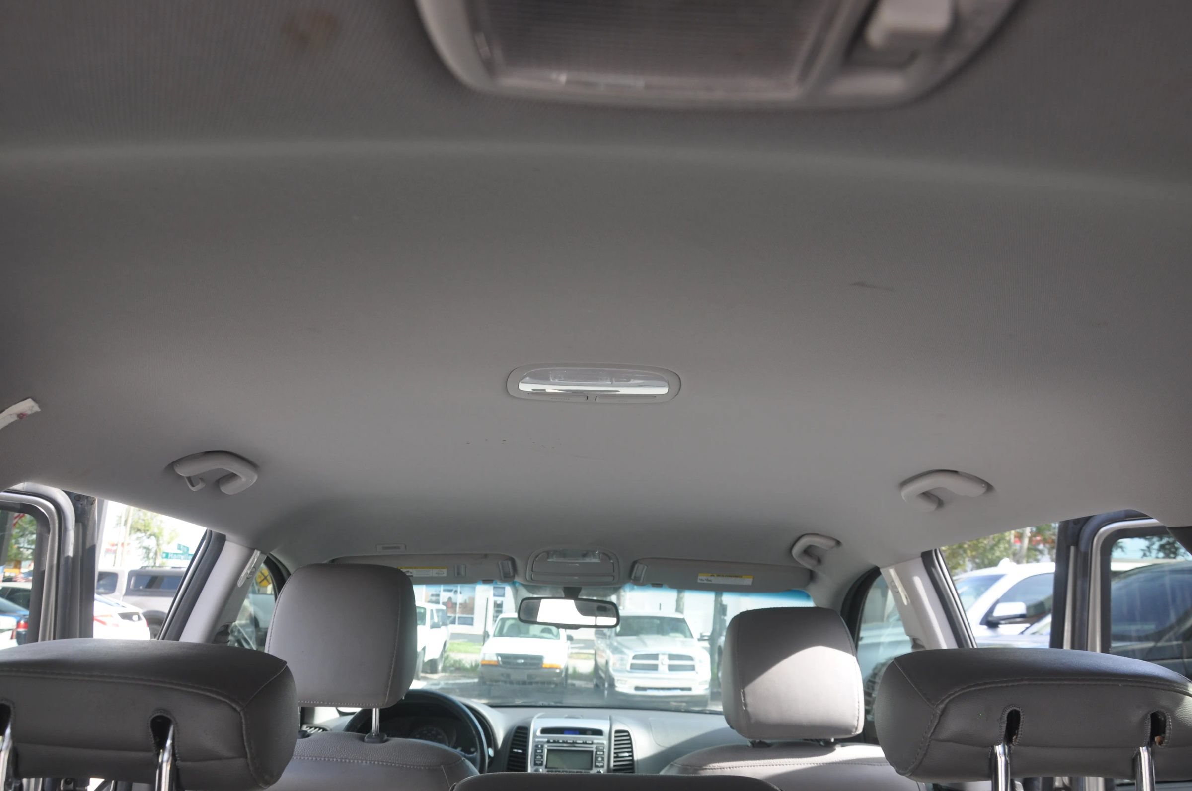 Used 2011 Hyundai Santa Fe SE FWD image 18