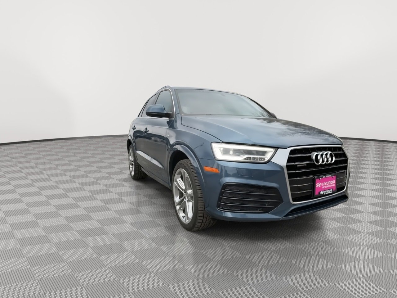 Used 2018 Audi Q3 2.0T Premium Plus w/ Premium Plus Package AWD/4WD image 2