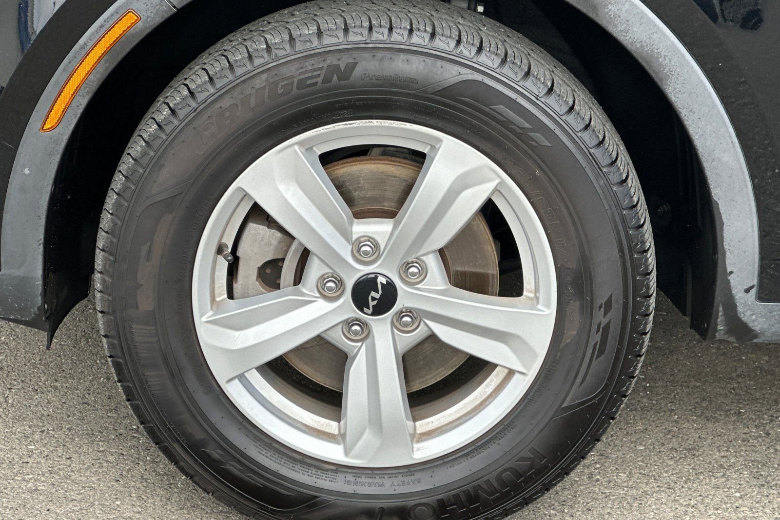 Used 2022 Kia Sorento LX image 29