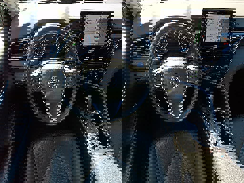 Used 2023 Toyota Camry XLE w/ Navigation Package image 10