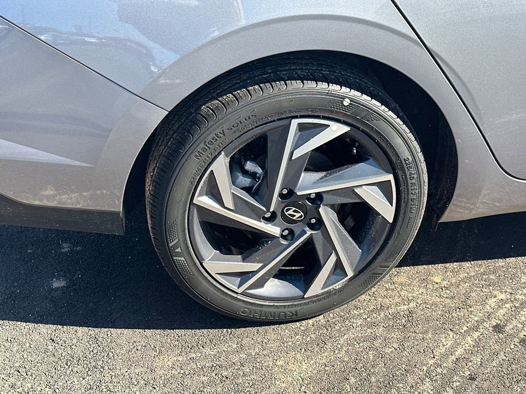 New 2025 Hyundai Elantra Sport image 17