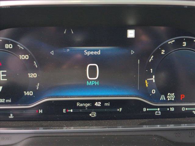 Used 2022 Chevrolet Suburban Z71 w/ Luxury Package image 9