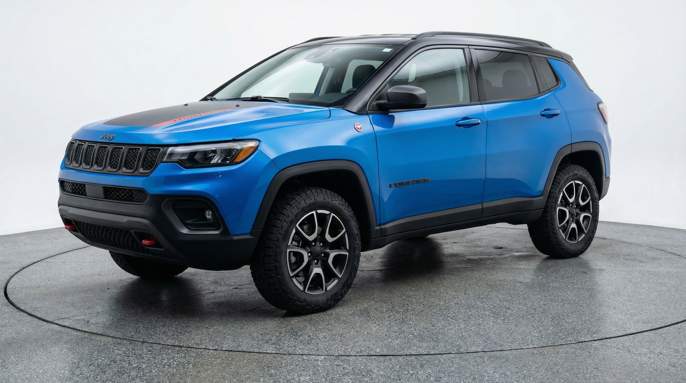 Used 2025 Jeep Compass Trailhawk AWD/4WD image 3