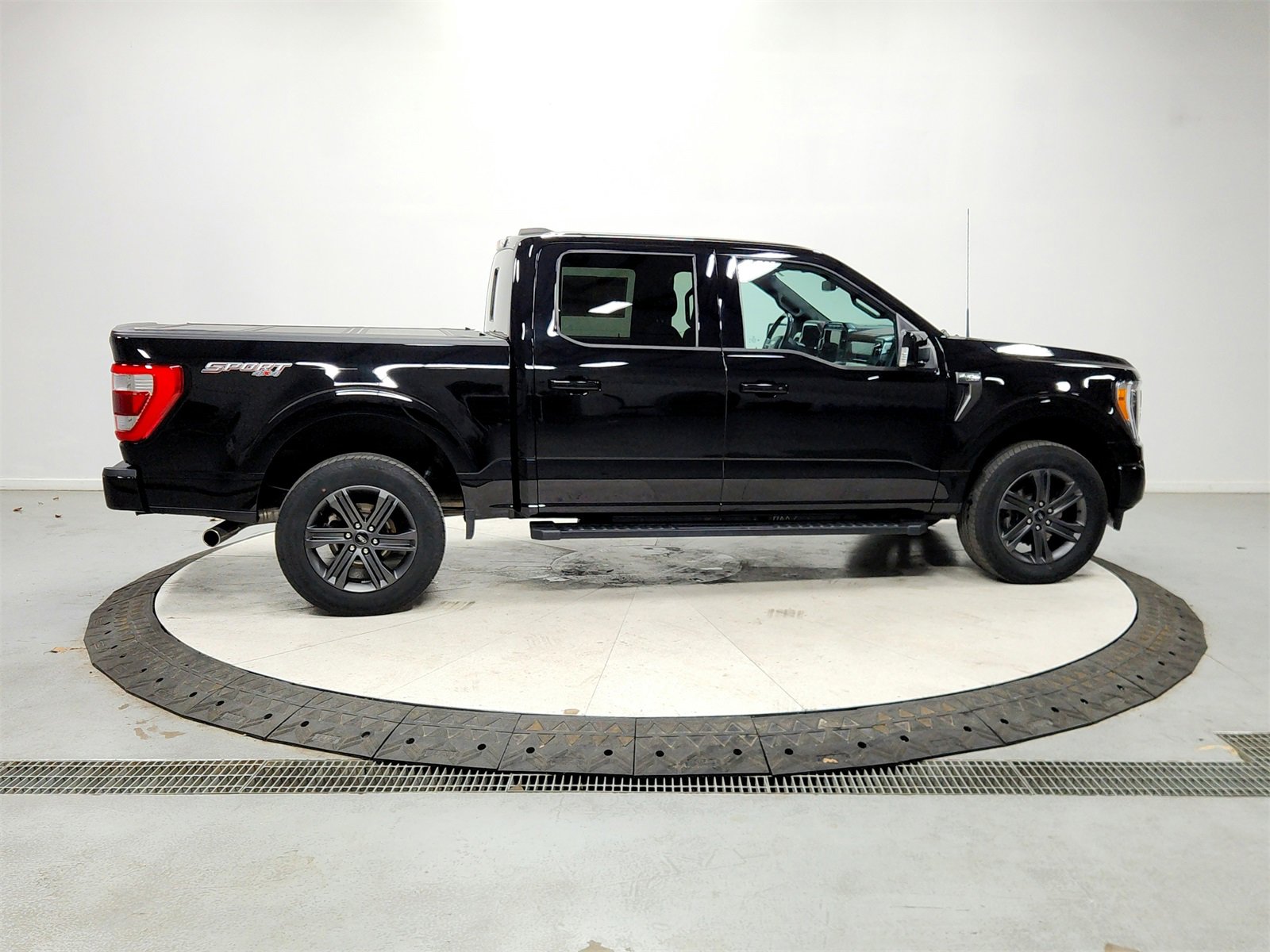 Used 2023 Ford F150 Lariat image 8