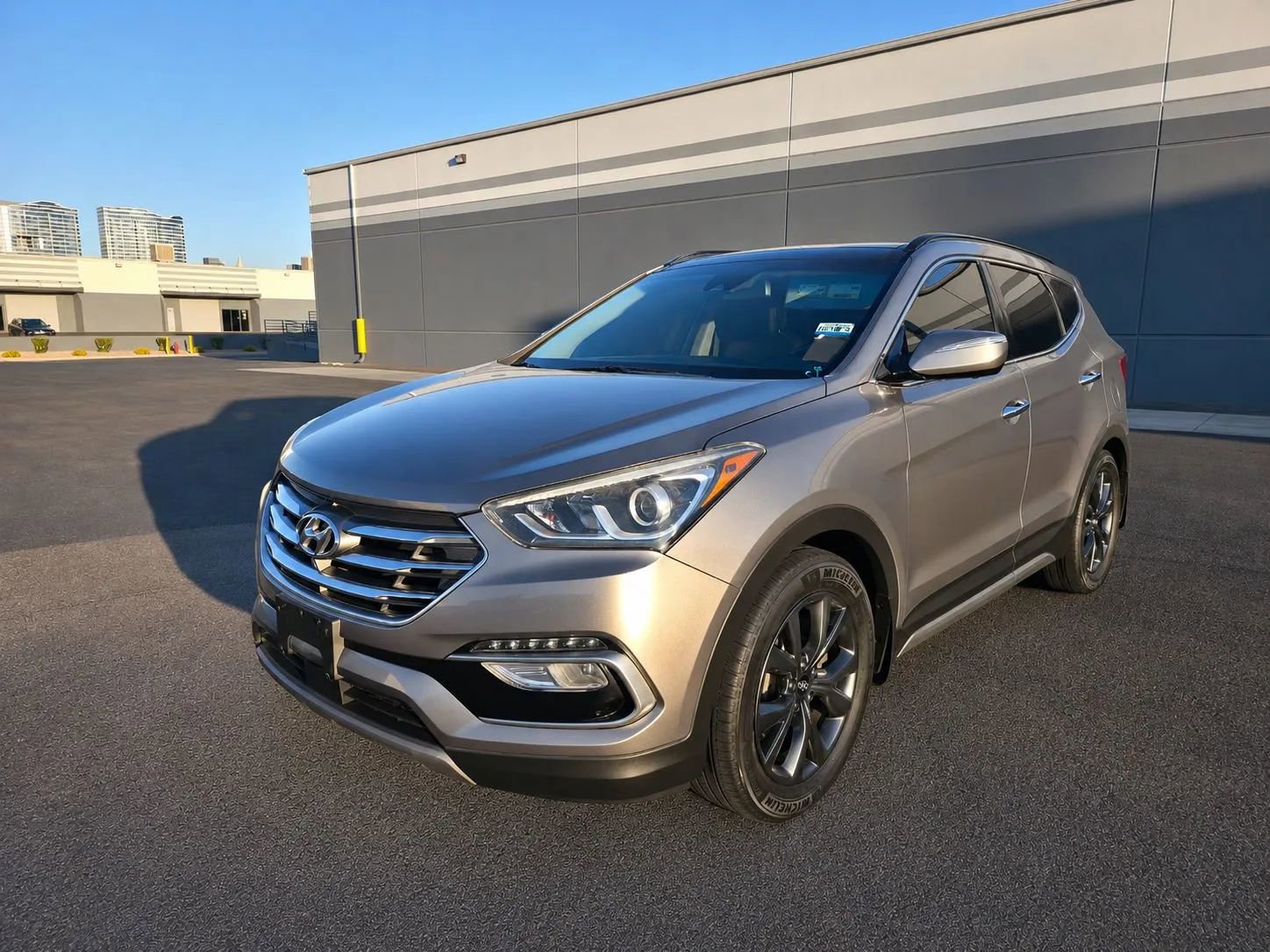 Used 2018 Hyundai Santa Fe Sport w/ 2.0T Ultimate Tech Package 05 FWD image 1