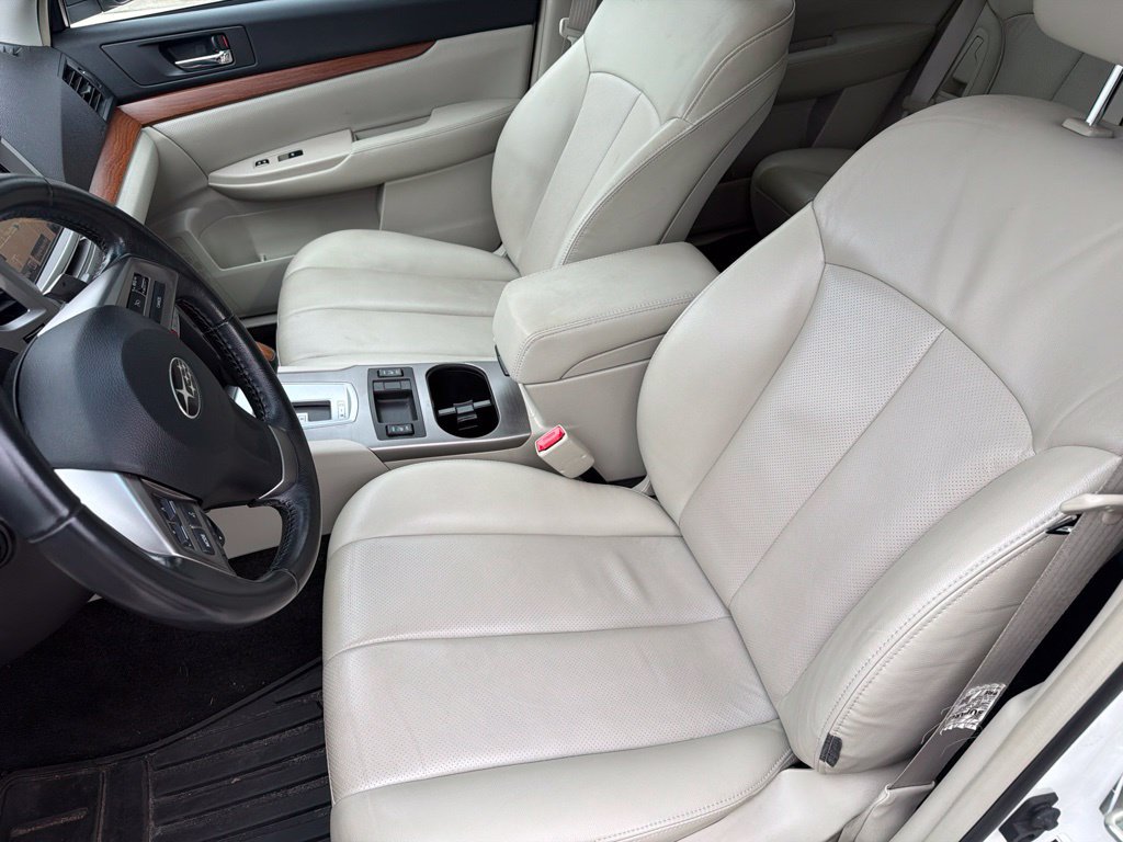 Used 2013 Subaru Outback 2.5i Limited AWD/4WD image 15