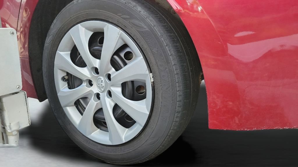 Used 2022 Toyota Corolla LE FWD image 11