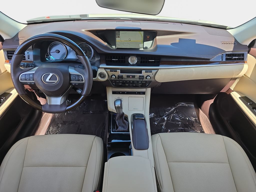 Used 2017 Lexus ES 350 w/ Navigation System Package FWD image 10