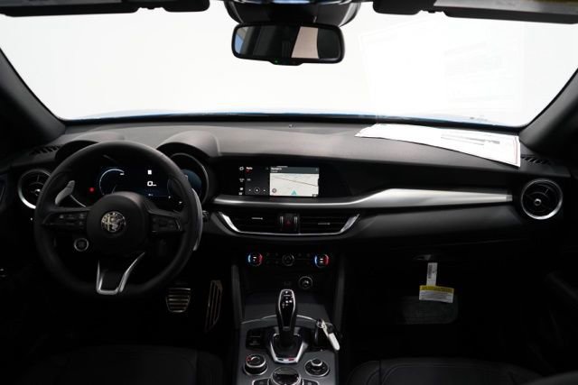 New 2025 Alfa Romeo Stelvio Sprint image 12