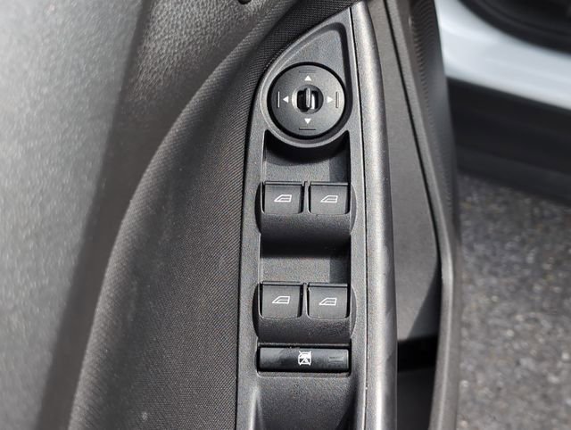 Used 2018 Ford Focus SE image 16