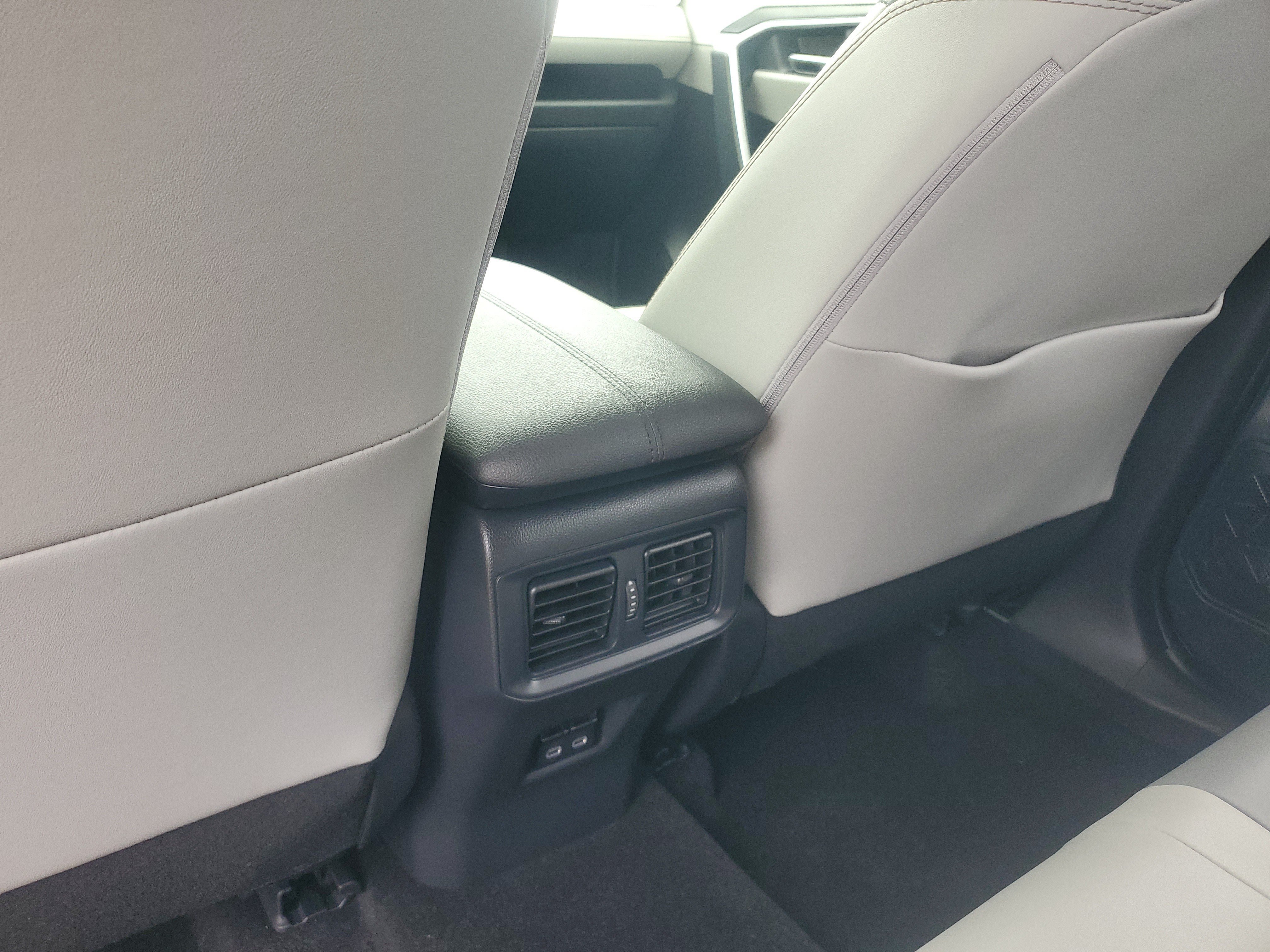 Used 2025 Toyota RAV4 XLE Premium w/ Weather Package AWD/4WD image 14