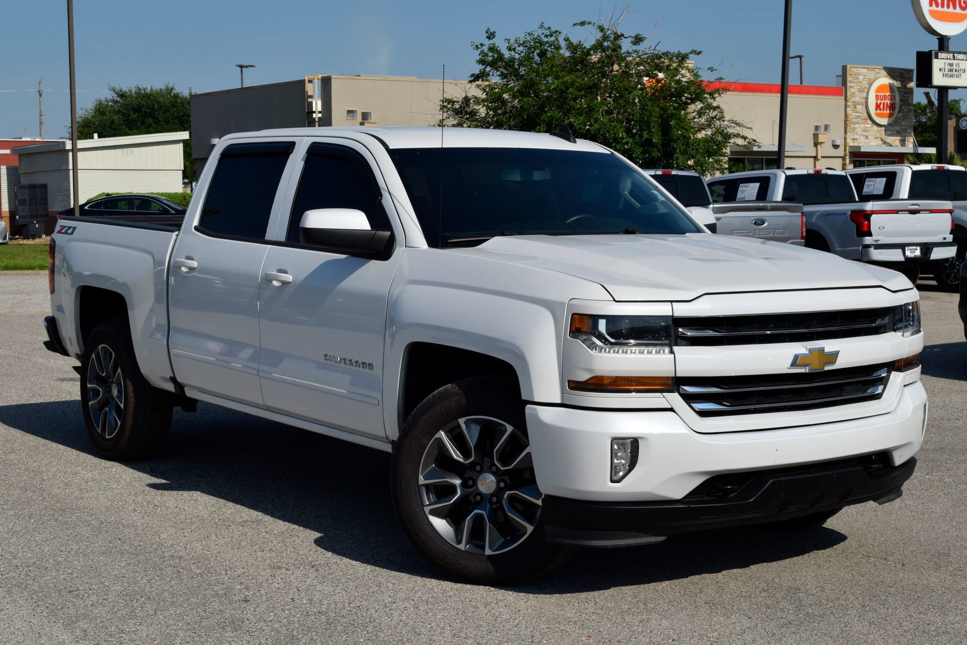 Used 2018 Chevrolet Silverado 1500 LT w/ All Star Edition AWD/4WD image 3