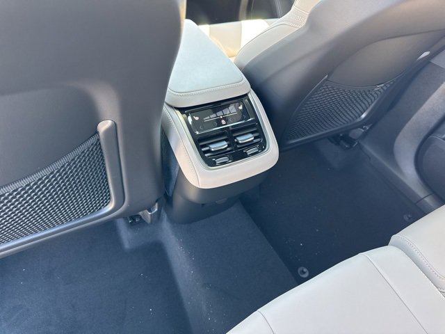 New 2026 Volvo XC90 B6 Plus w/ Protection Package Premier image 8